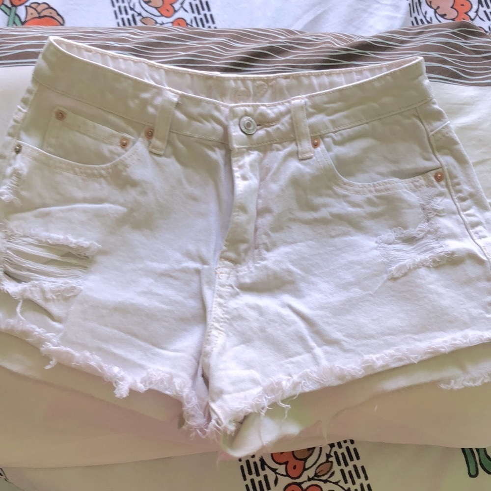 Rue21 size 2 Jean shorts white distressed